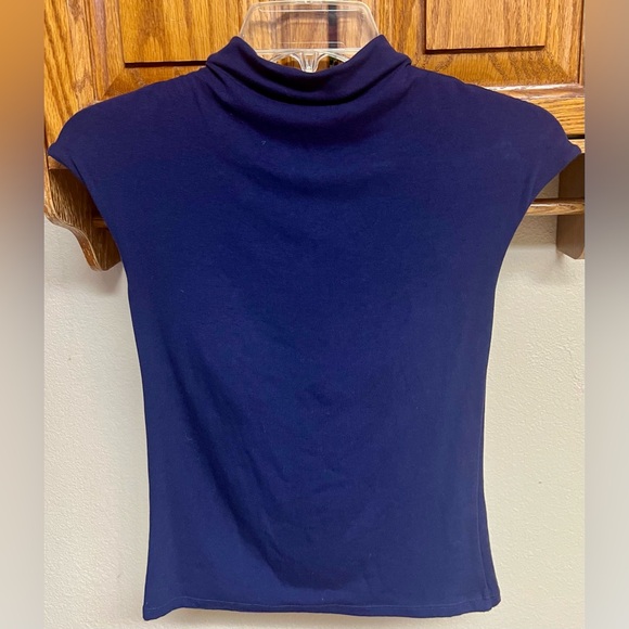 Klassy Network Mock Neck Cap Sleeve Blouse- NAVY- EUC! - Picture 5 of 14